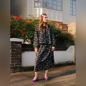 LISA SAYS GAH Maeve Midi Skirt in Noir Garden | L